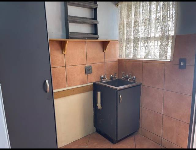 2 BEDROOM TOWNHOUSE FOR SALE IN VANDERBIJLPARK CW 3
